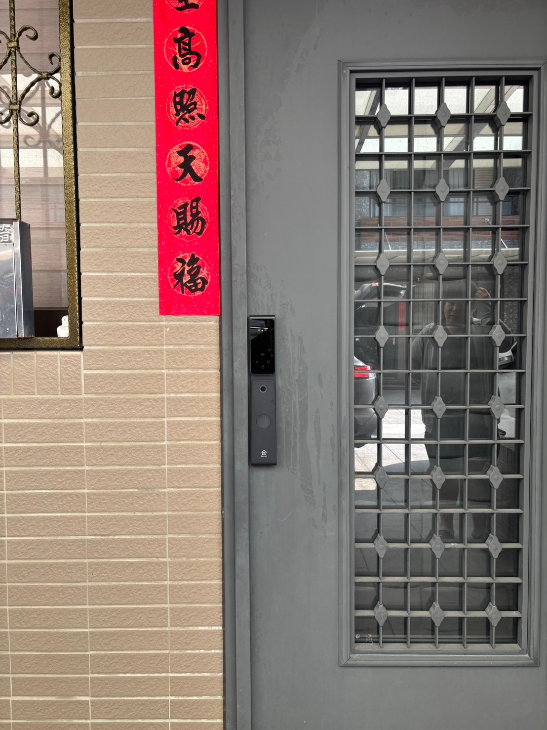 灰色透天大門安裝實景